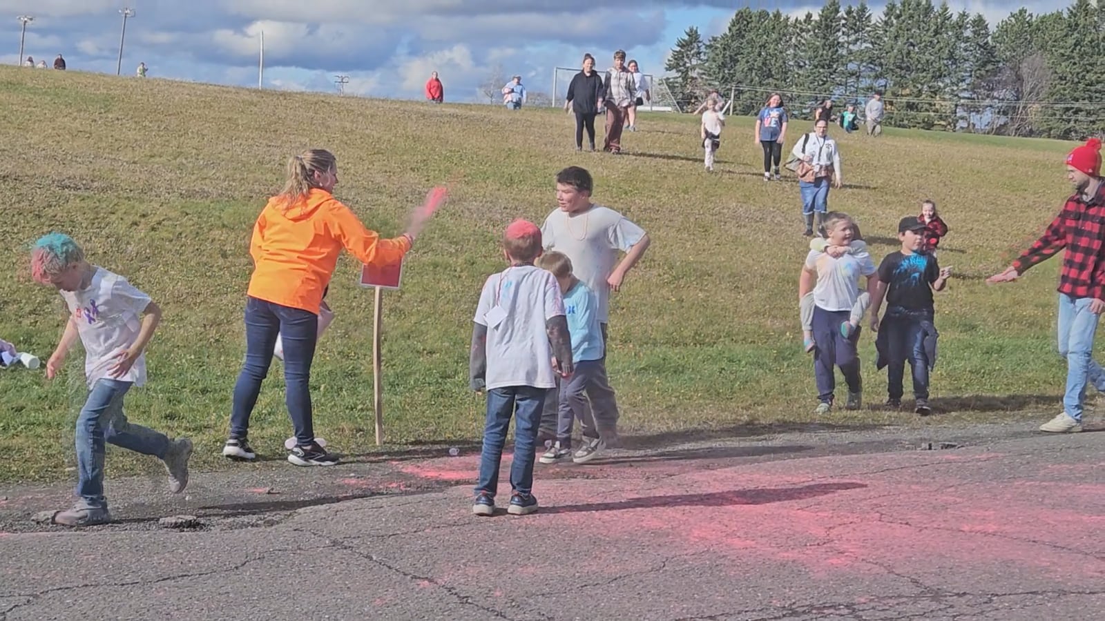 Color run encourages kindness in Limestone