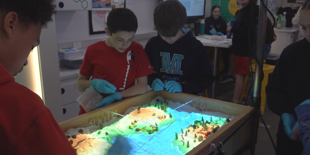 Maine's mobile biolab bus visits Mill Pond School
